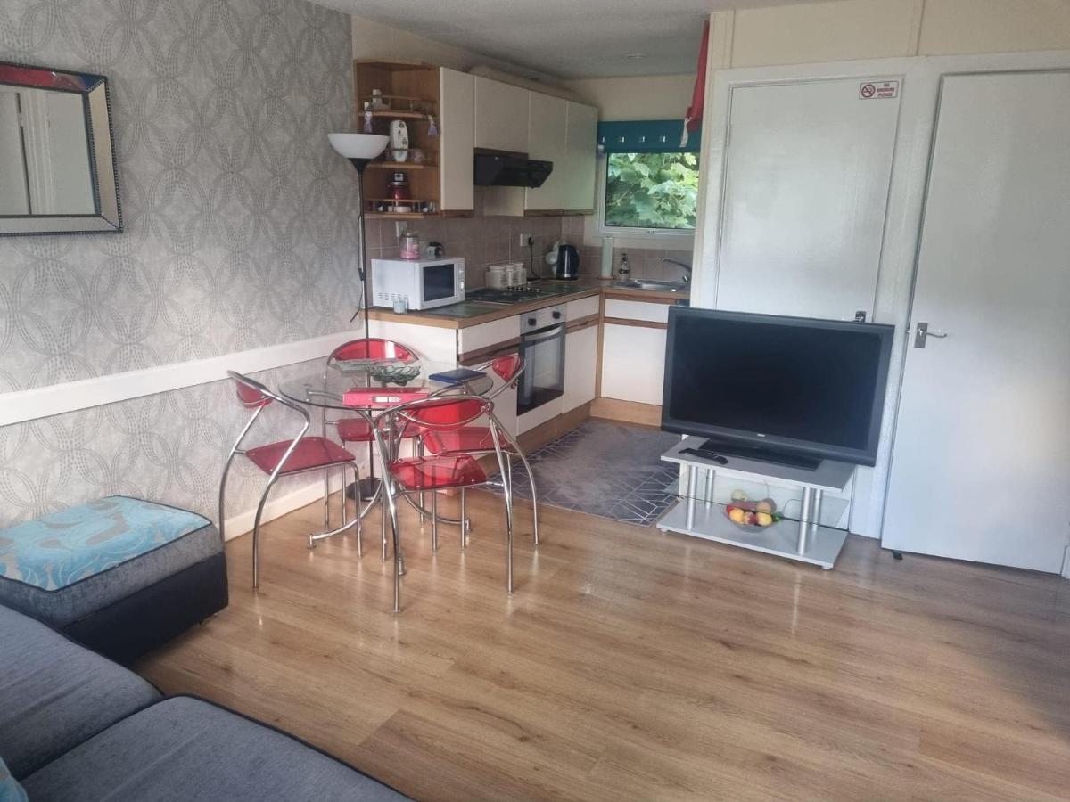 Beautiful 2-Bed Villa In Camelford Buitenkant foto
