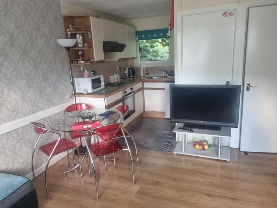 Beautiful 2-Bed Villa In Camelford Buitenkant foto